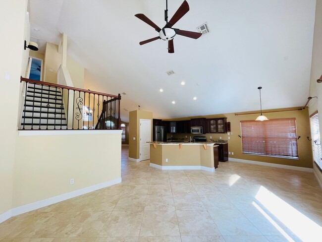 Building Photo - Available now! Charming 4-bedroom, 2.5-bathroom pet friendly home!!