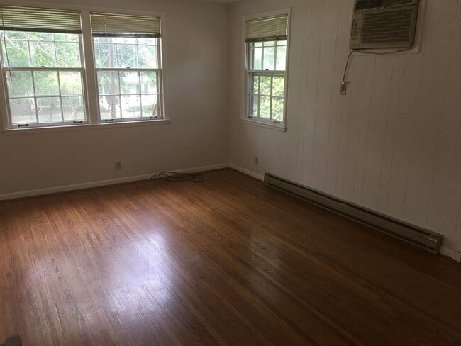 Building Photo - Awesome Blair BLVD Duplex!