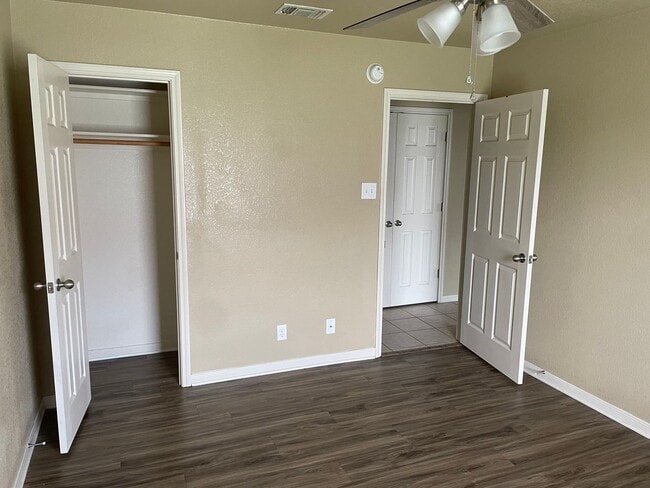 Building Photo - 202 Coby Dr