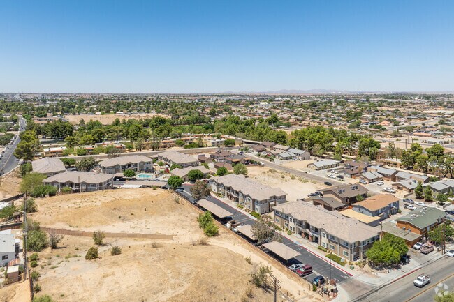 Building Photo - Rodeo Drive Meadows