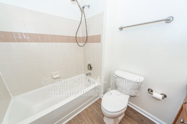 Building Photo - 45 Sycamore Ave