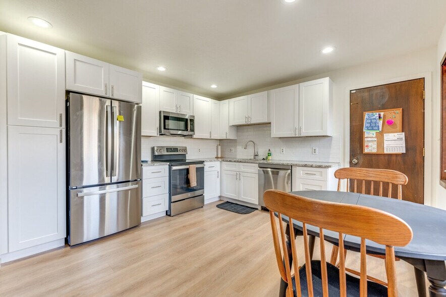 Building Photo - 1508 Harrison Ave