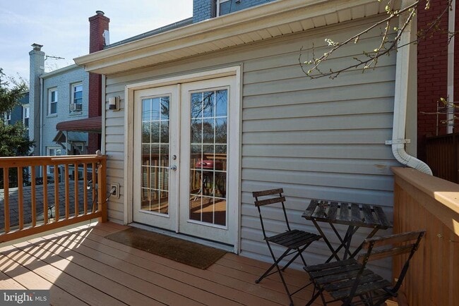 Building Photo - 421 Longfellow St NW