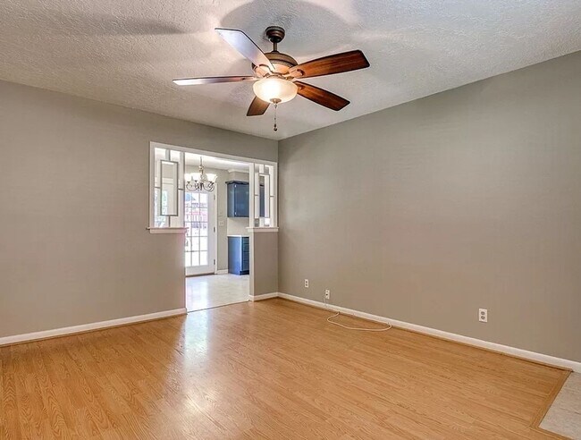 Building Photo - Charming 3 Bed, 1.5 Bath Home in Central Norman