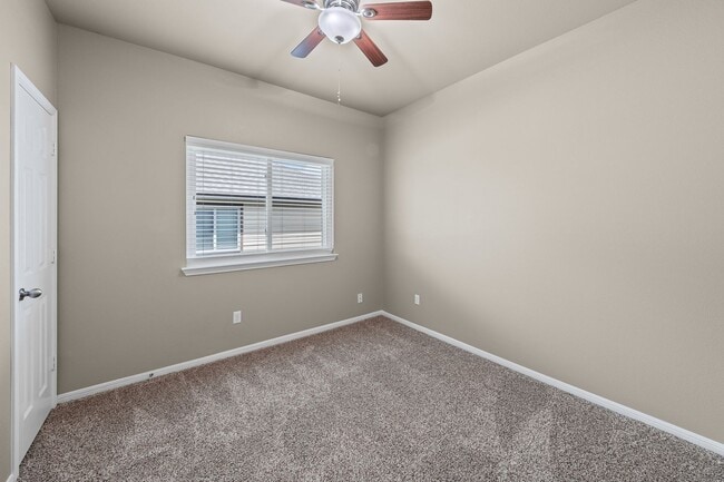 Building Photo - Move-In Ready! 3 Bed, 2Ba Home in Westfiel...