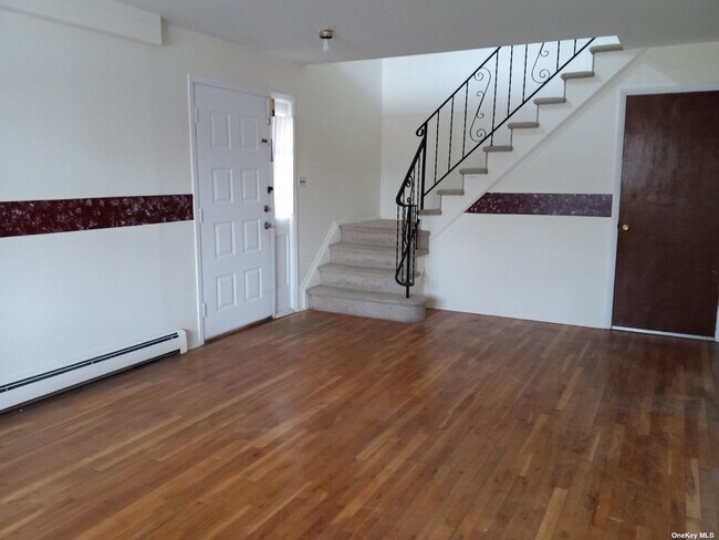 Building Photo - 42-16 Little Neck Pkwy