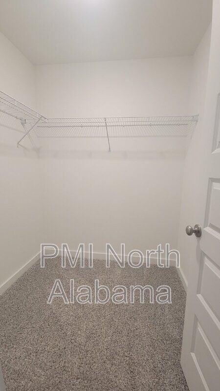 Building Photo - 7597 Discovery Pt Dr NW