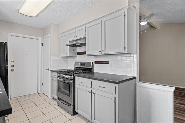 Building Photo - 621 Russet Valley Dr
