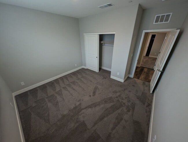 Building Photo - 1039 Forest Falcon Dr