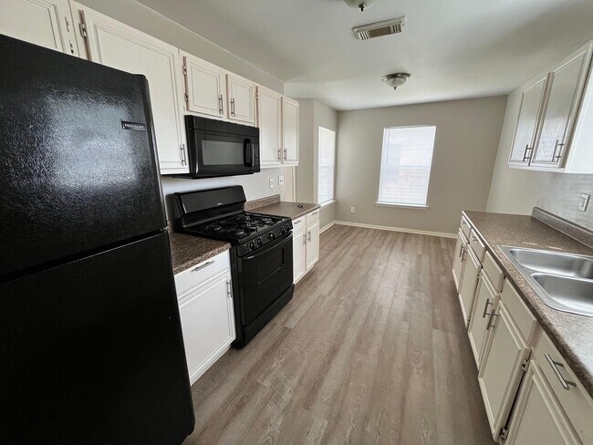 Building Photo - 9406 Alcala