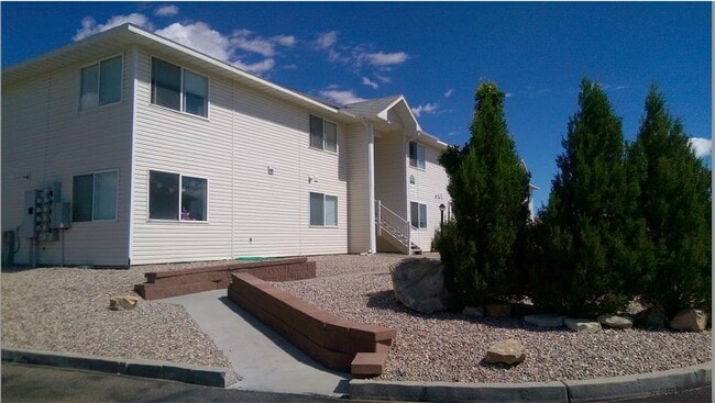 Building Photo - 3020 Lerwick Dr