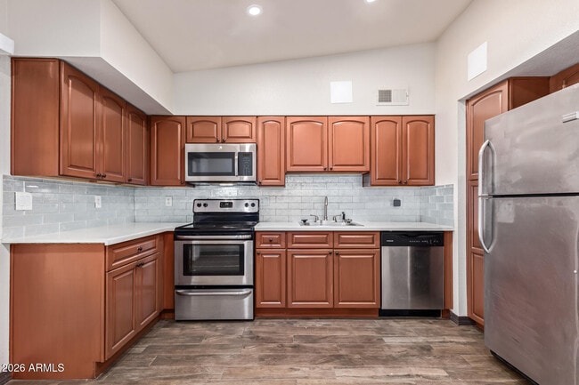 Building Photo - 7101 E Wilshire Dr