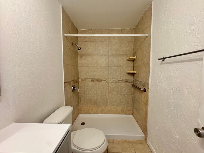 Building Photo - 770-780 E North St