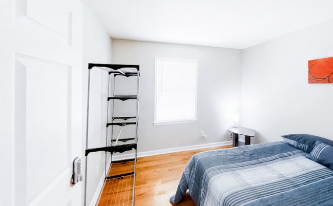 Building Photo - 276 Bromack Dr SE