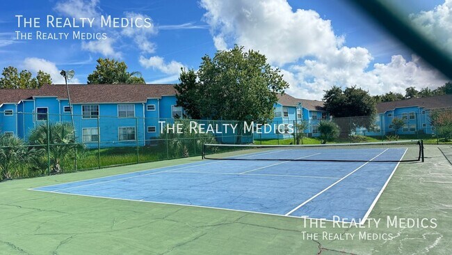 Building Photo - 2727 N Poinciana Blvd