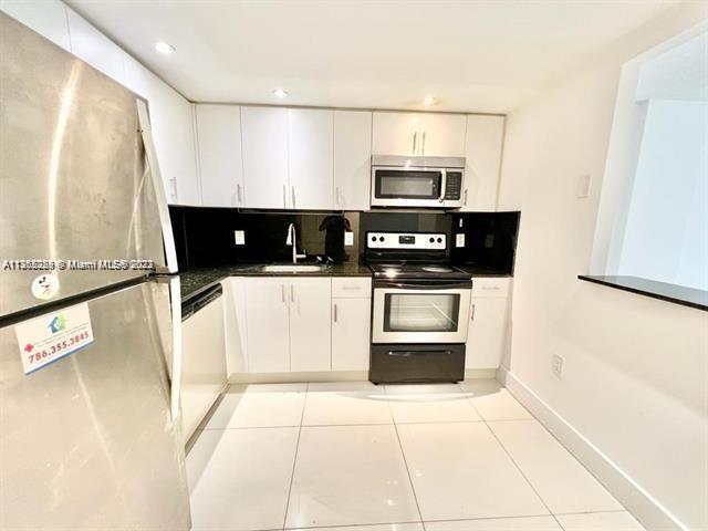 Building Photo - 16950 W Dixie Hwy