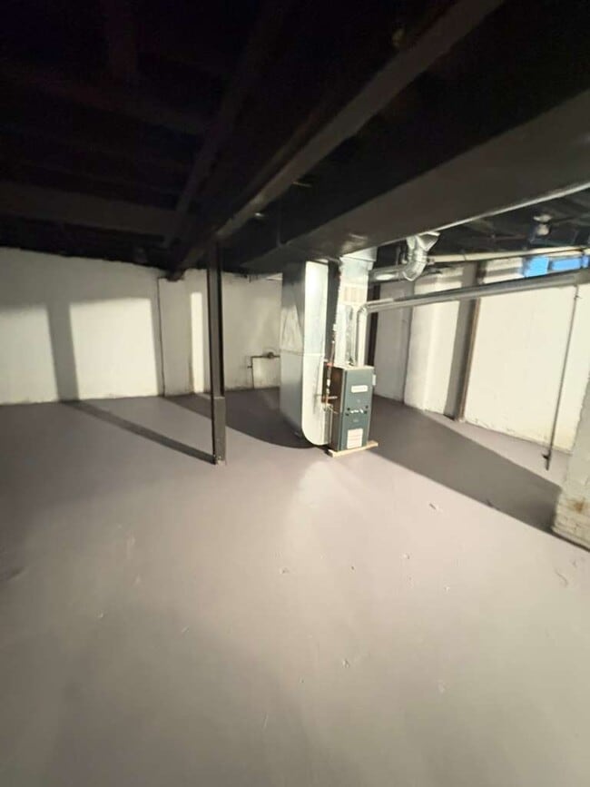 Building Photo - 12011 Evergreen Rd