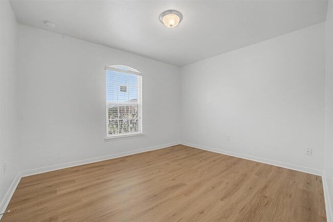 Building Photo - 165 Dusky Thrush Dr