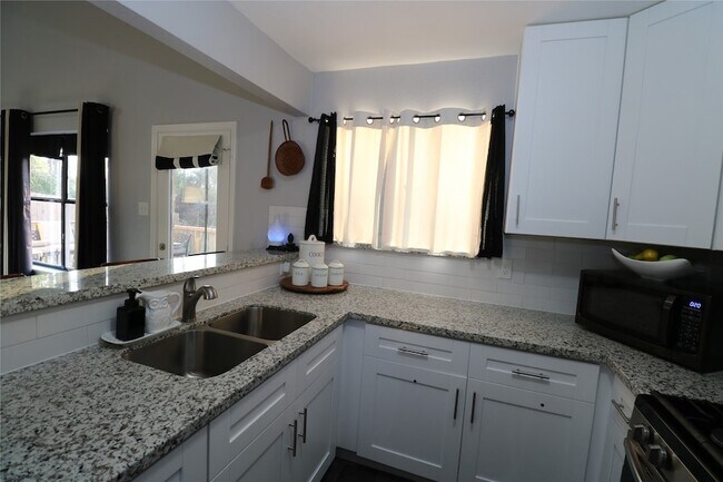 Building Photo - 25107 Spring Creek Dr
