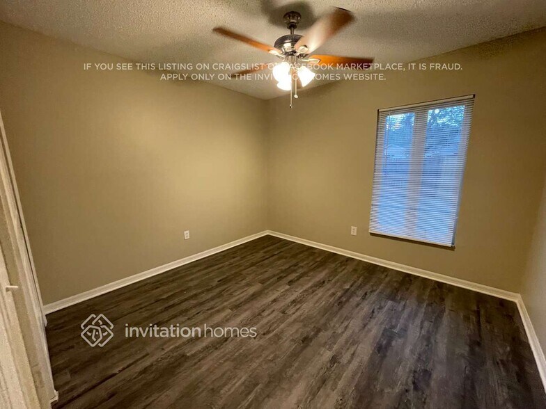 Building Photo - 16103 Dowling Ct