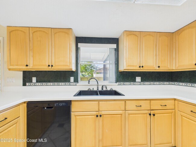 Building Photo - 2265 44th Ave