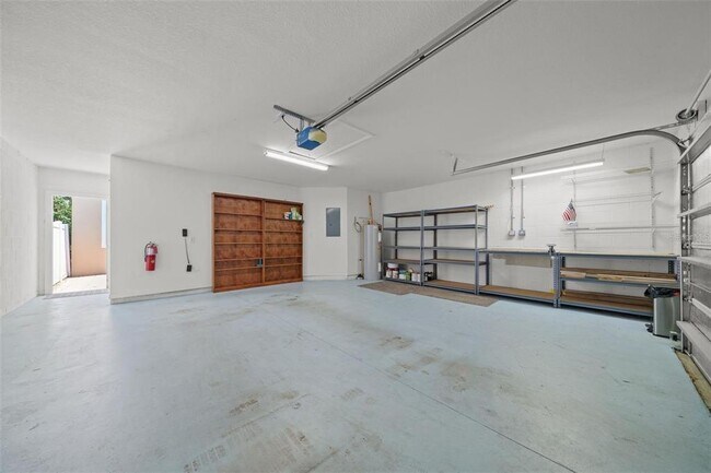Building Photo - 7112 Five Oaks Dr