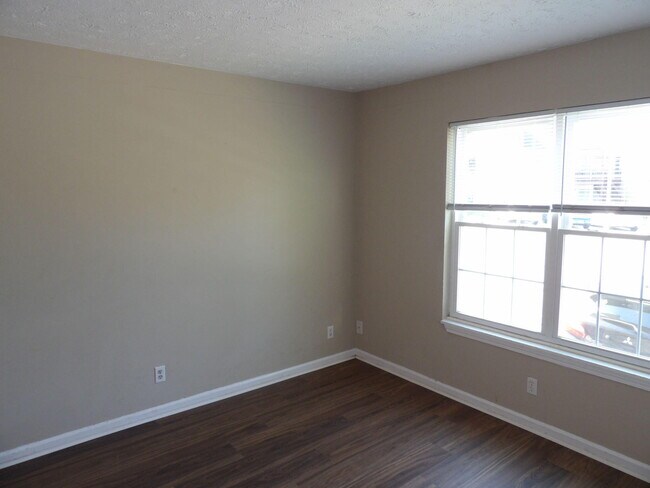 Building Photo - 35 Ashwood Ct