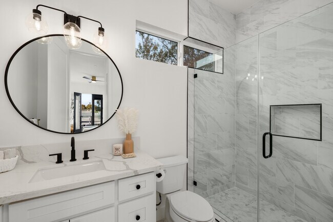 Building Photo - 623 Colima St