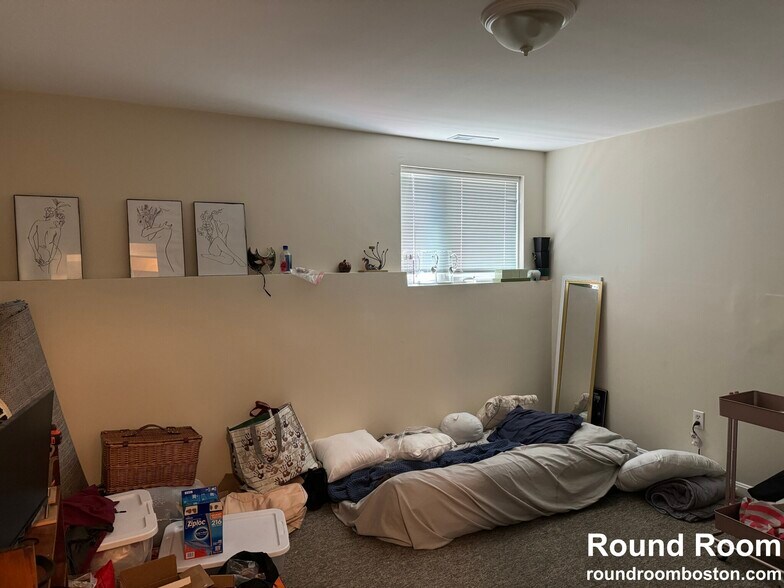 Building Photo - 137 Glenville Ave