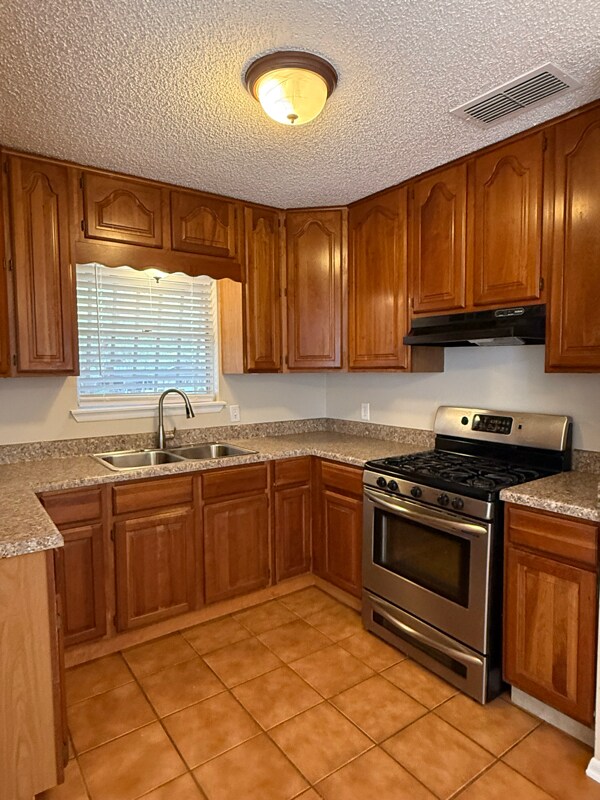 Building Photo - 5706 Gomer Pyle Dr