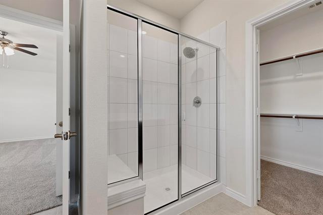 Building Photo - 740 Thorn Crk Dr