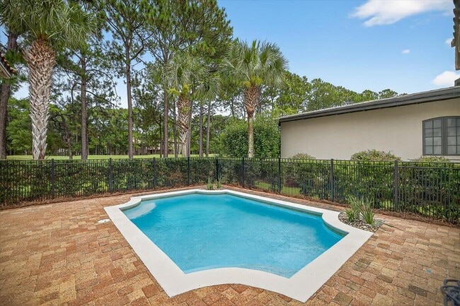 Building Photo - 3161 Club Dr