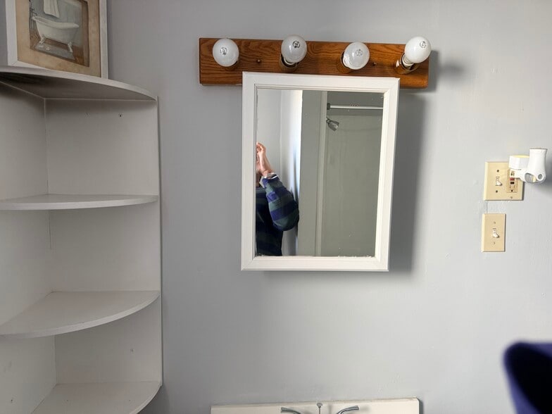 Building Photo - 675 N 11th St