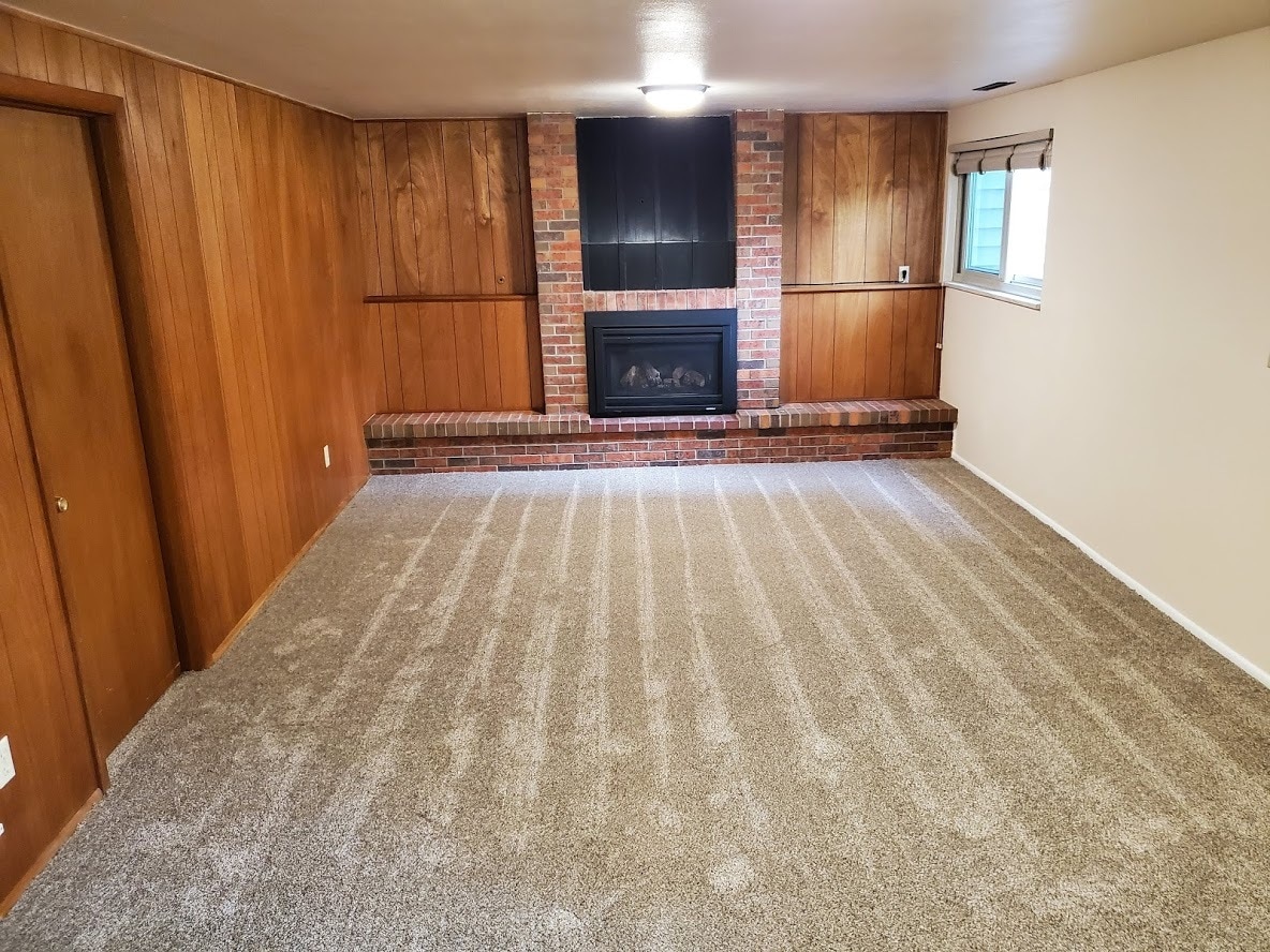 Den with fireplace - 5219 Alta Loma Rd