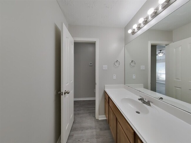 Building Photo - 24307 Hard Wood Dr