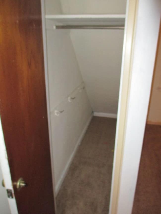 Building Photo - 5 Summit Ave 2nd Floor - 2Bdrm Rental