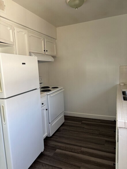 Building Photo - 3307 E Fairmont Ave