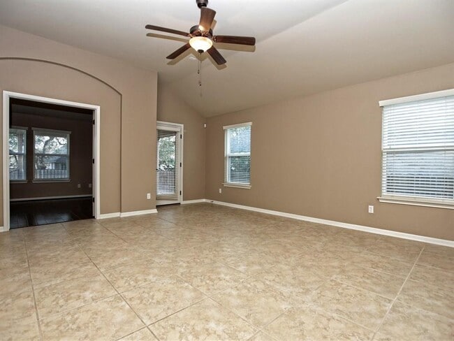 Building Photo - 140 Copper Lake Ln