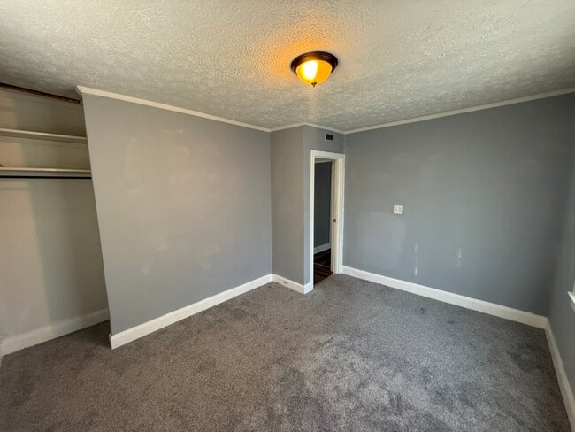 Building Photo - 1729 Shawnee Ave SE