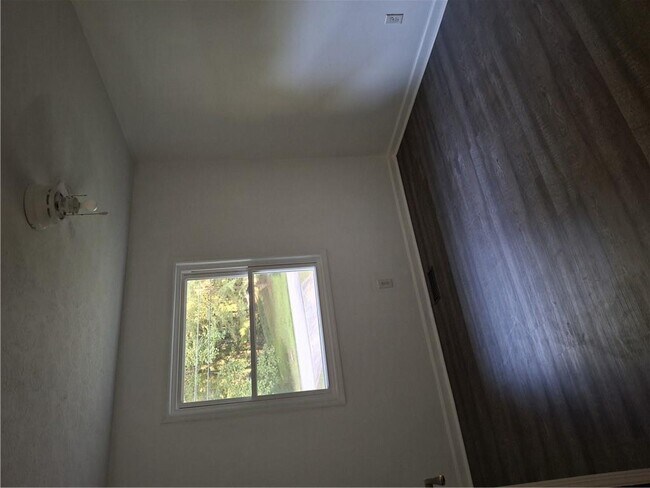 Building Photo - 3145 Malvern Dr