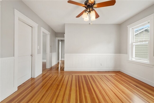 Building Photo - 113 Maple Ave