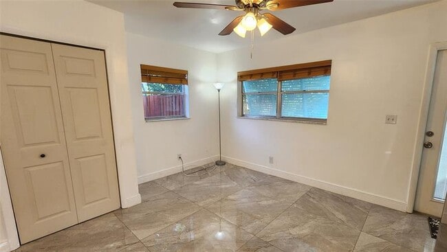 Building Photo - 1136 NE 13th Ave