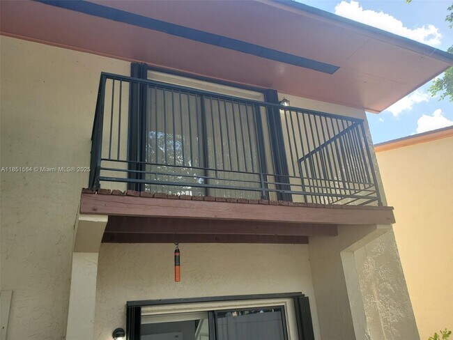 Building Photo - 408 NE 18th Ave