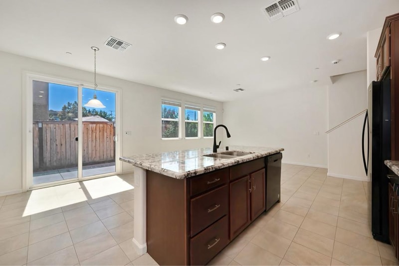 Building Photo - 4600 Ocean Ln