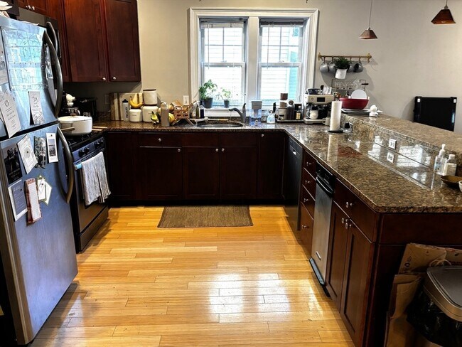 Building Photo - 18 Knowlton St