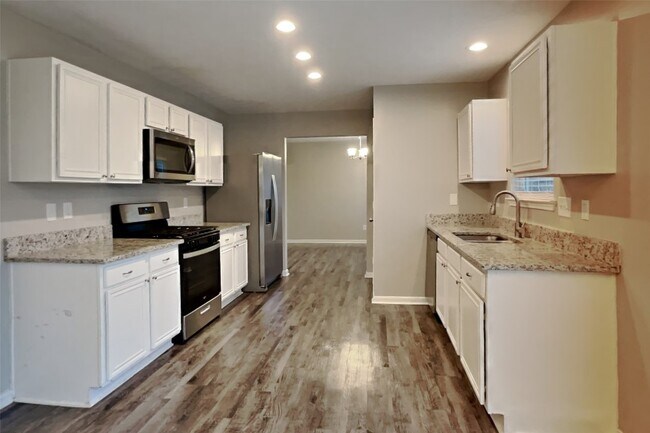 Building Photo - 18206 Gravenhurst Ln