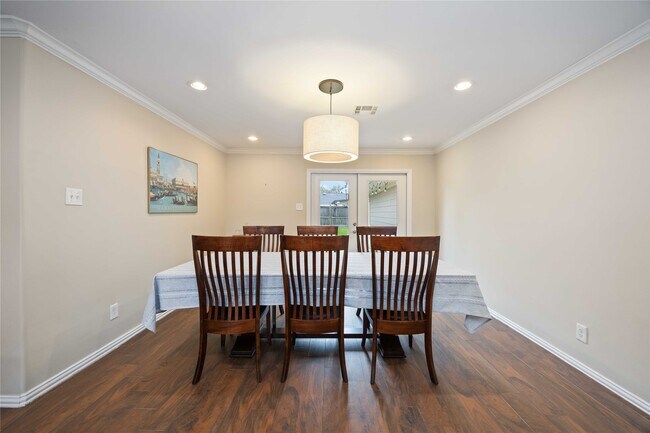 Building Photo - 5326 De Milo Dr