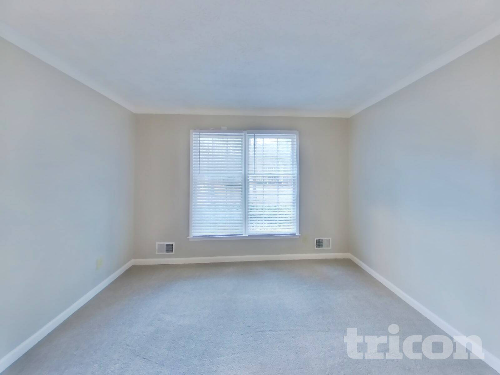 Building Photo - 305 Woodsong Dr