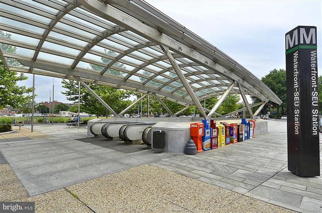 Building Photo - 800 4th St SW