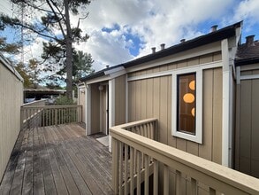 Building Photo - PENDING WITH ACCEPTED APPLICATION - LARGE ...